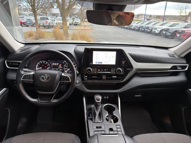 Used 2023 Toyota Highlander LE image 31