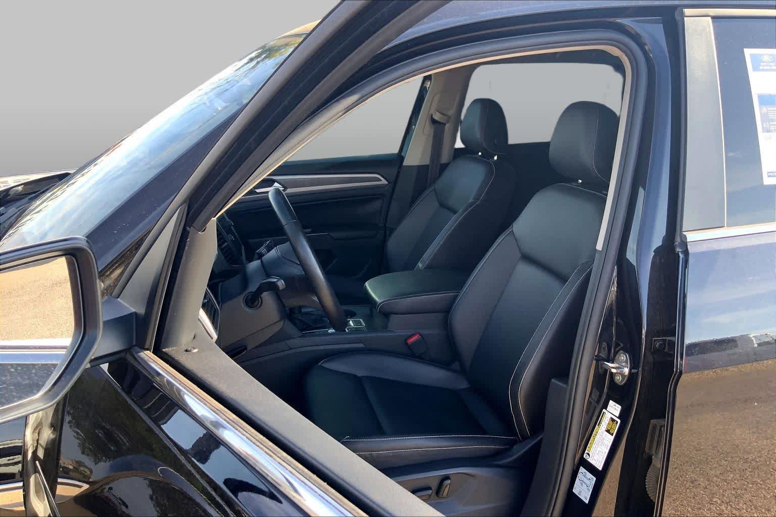 Used 2021 Volkswagen Atlas SE w/ Panoramic Sunroof Package FWD image 7