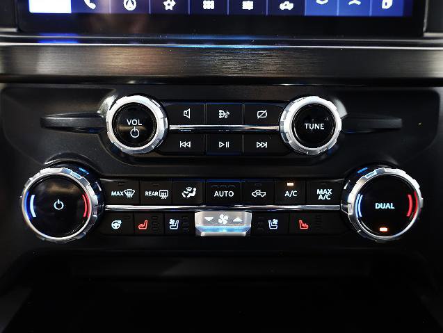 Certified 2024 Ford F250 Lariat w/ Tremor Off-Road Package AWD/4WD image 16