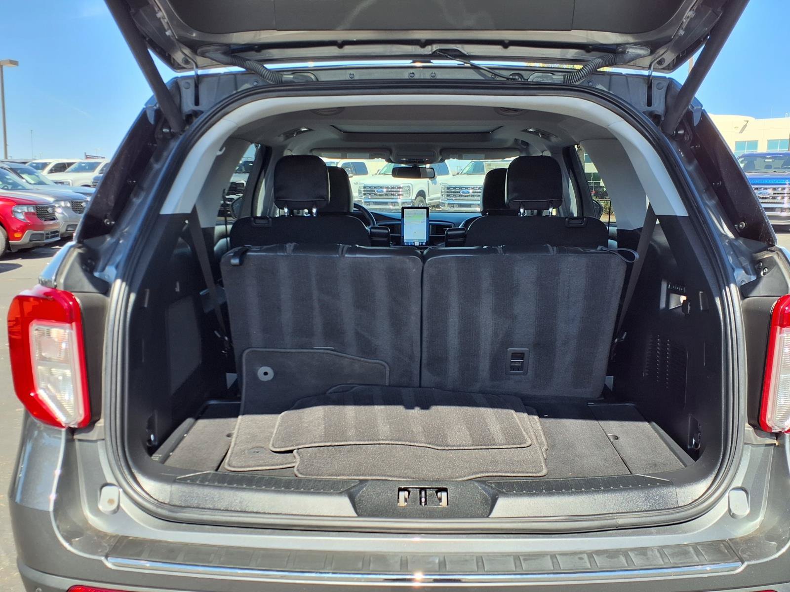 Certified 2022 Ford Explorer Limited w/ Limited Technology Package RWD image 17