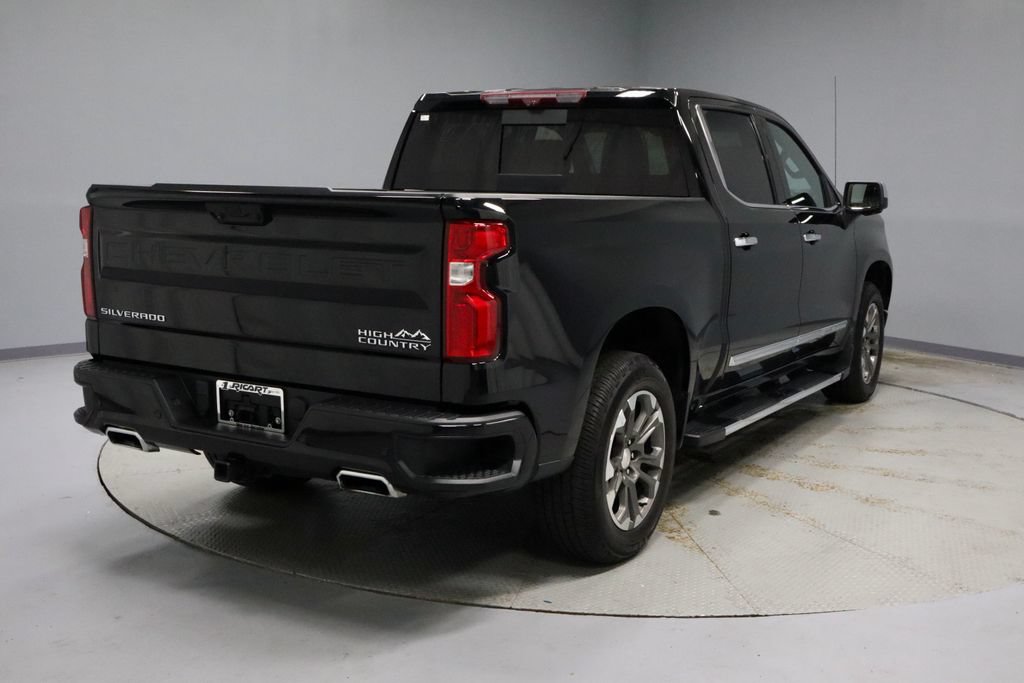 Used 2023 Chevrolet Silverado 1500 High Country w/ Technology Package AWD/4WD image 10