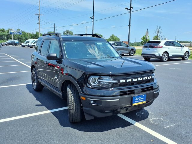 Certified 2023 Ford Bronco Sport Outer Banks w/ Tech Package AWD/4WD image 7