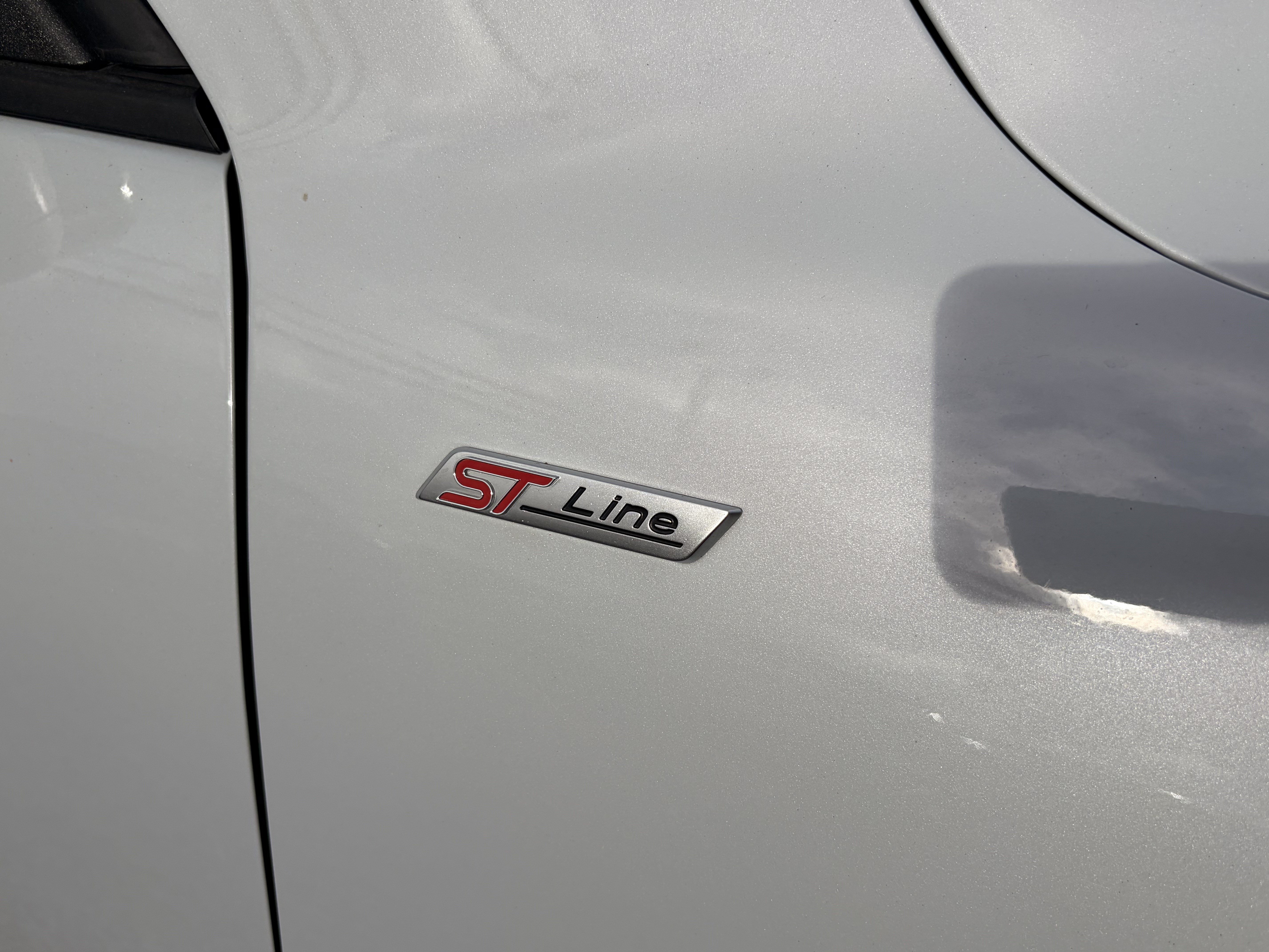 Certified 2025 Ford Escape ST-Line Select AWD/4WD image 3