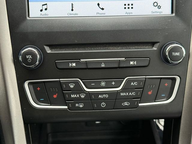 Certified 2018 Ford Fusion SE w/ Fusion SE Technology Package image 11