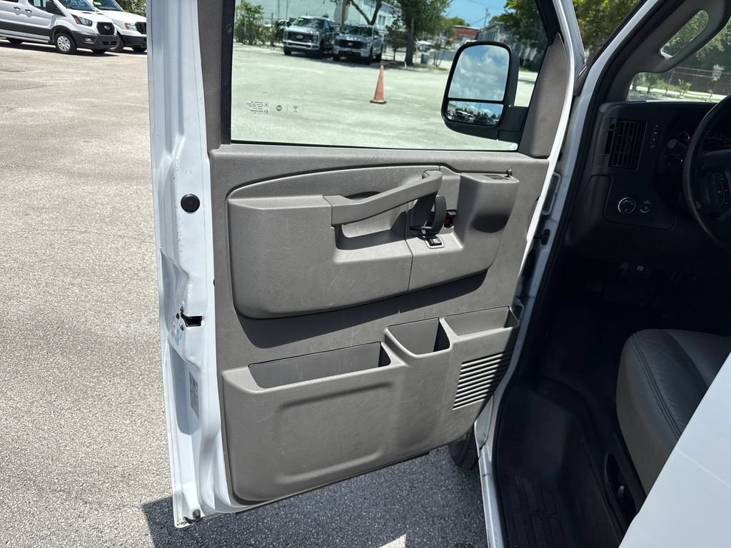 Used 2022 Chevrolet Express 2500 w/ Driver Convenience Package RWD image 13