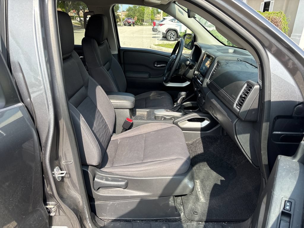 Used 2023 Nissan Frontier SV w/ SV Convenience Package RWD image 6