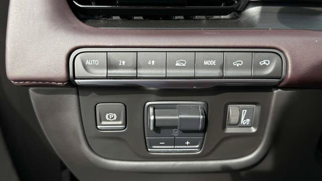 Used 2024 Cadillac Escalade Sport Platinum w/ LPO, ONYX Package AWD/4WD image 12