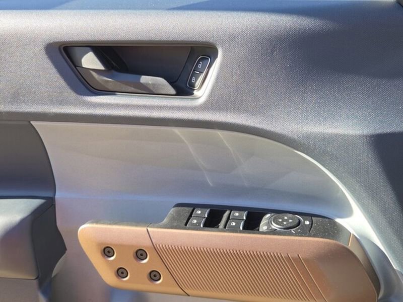 Certified 2024 Ford Maverick Lariat image 27