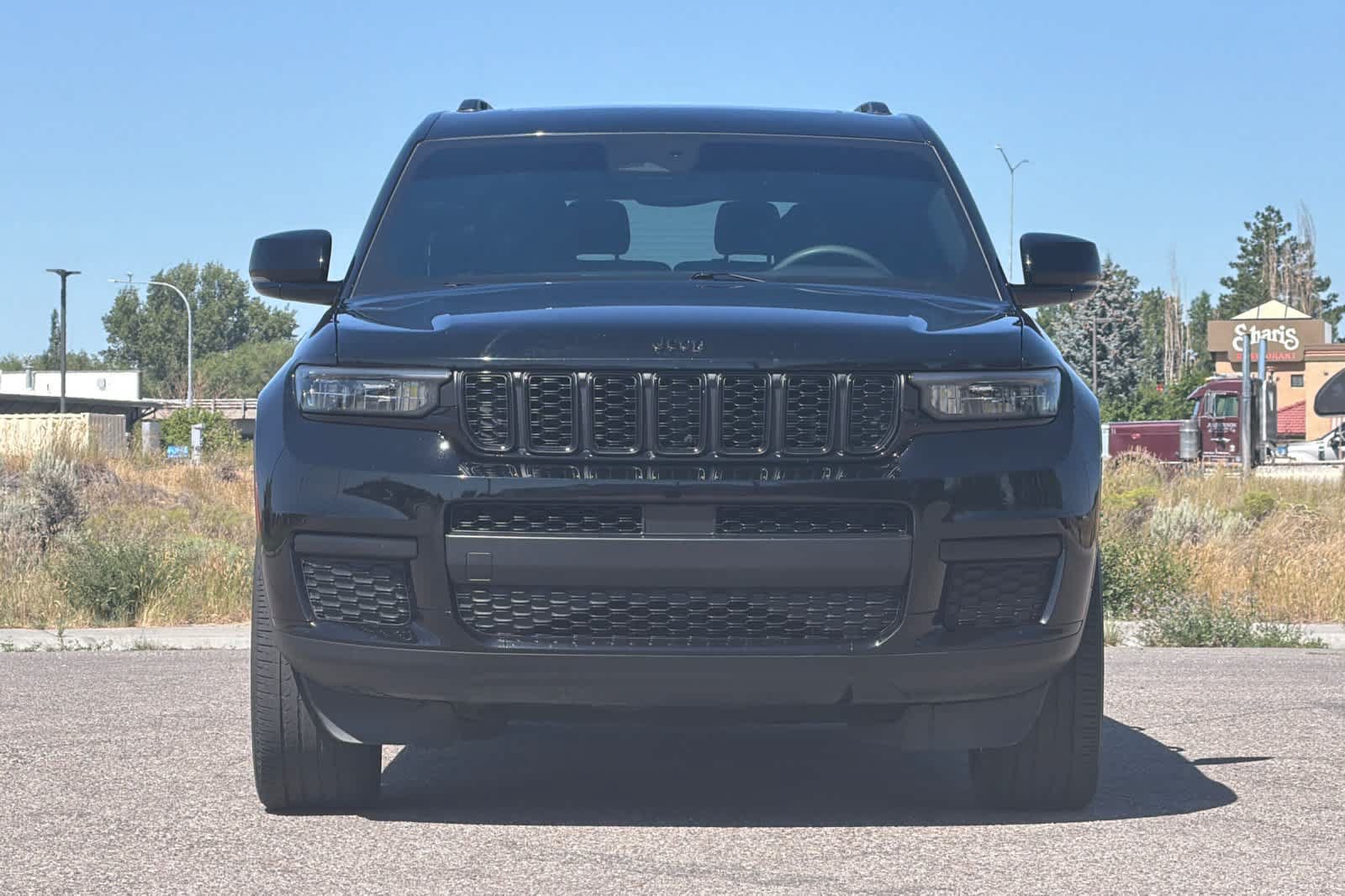 Used 2024 Jeep Grand Cherokee L Altitude AWD/4WD image 10