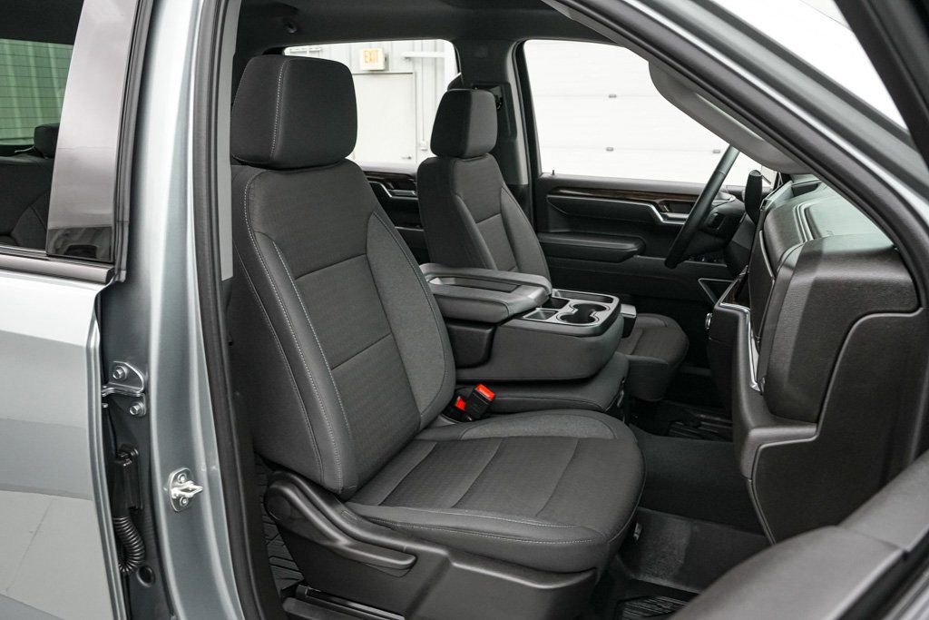 Used 2025 GMC Sierra 1500 Elevation image 21