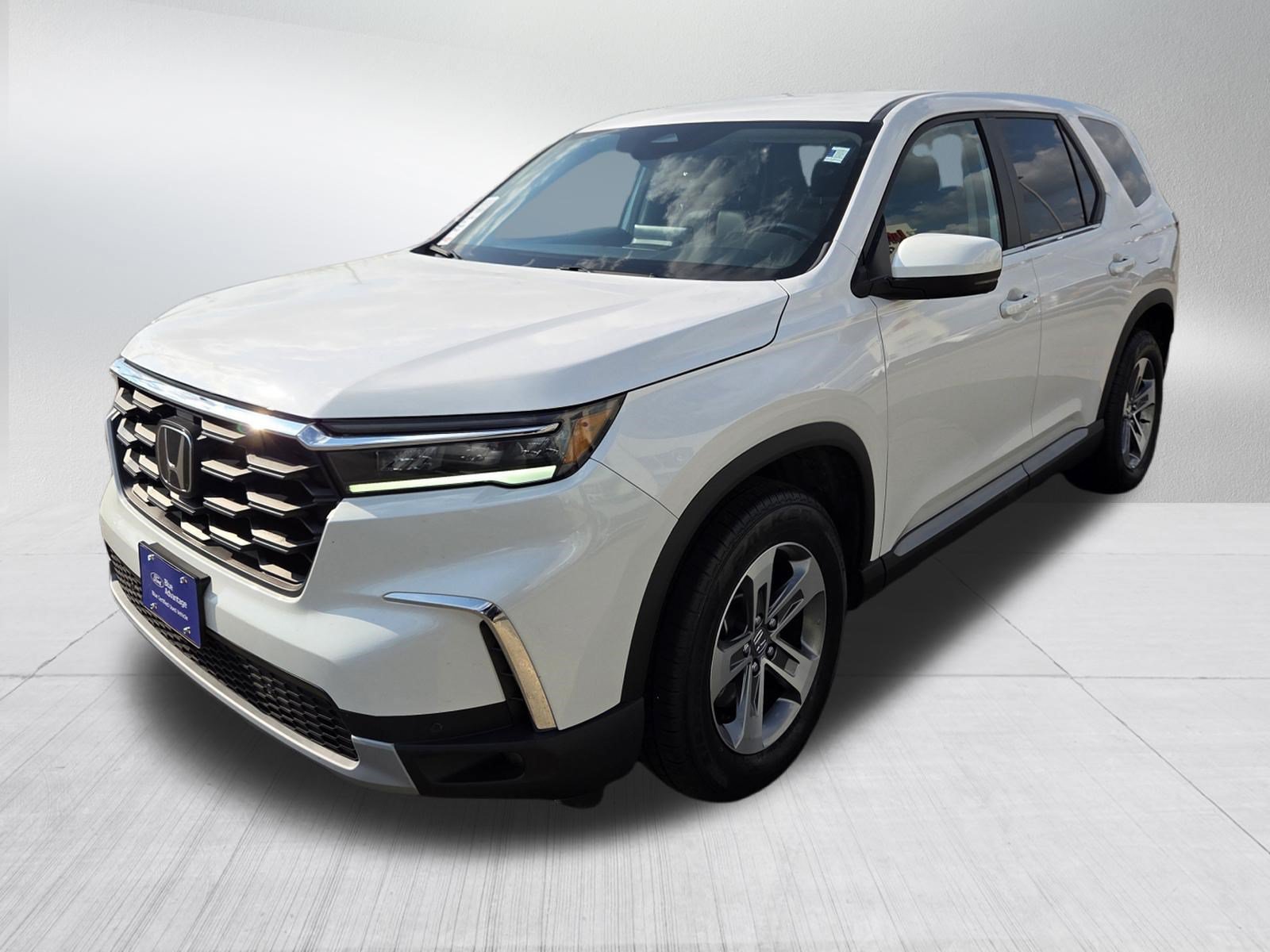 Used 2023 Honda Pilot EX-L image 3