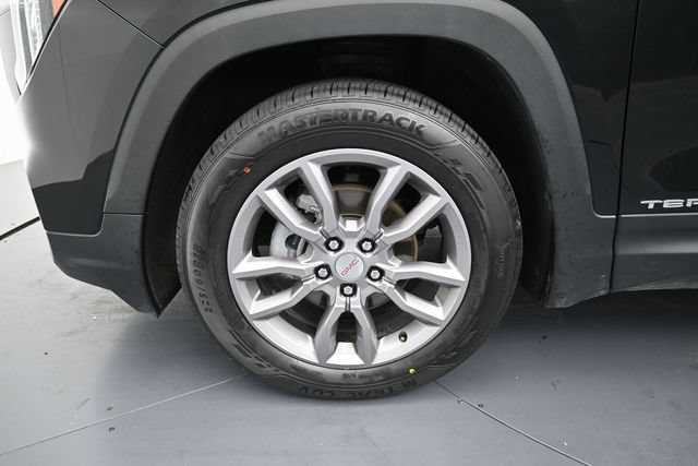 Used 2024 GMC Terrain SLT AWD/4WD image 9