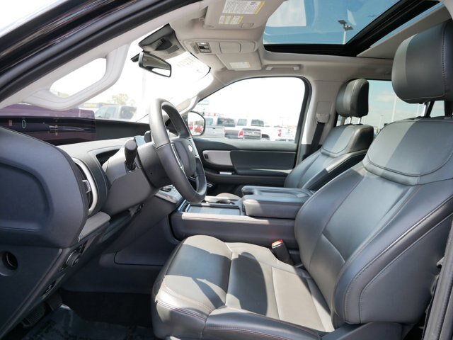 Certified 2025 Ford Expedition Active AWD/4WD image 7