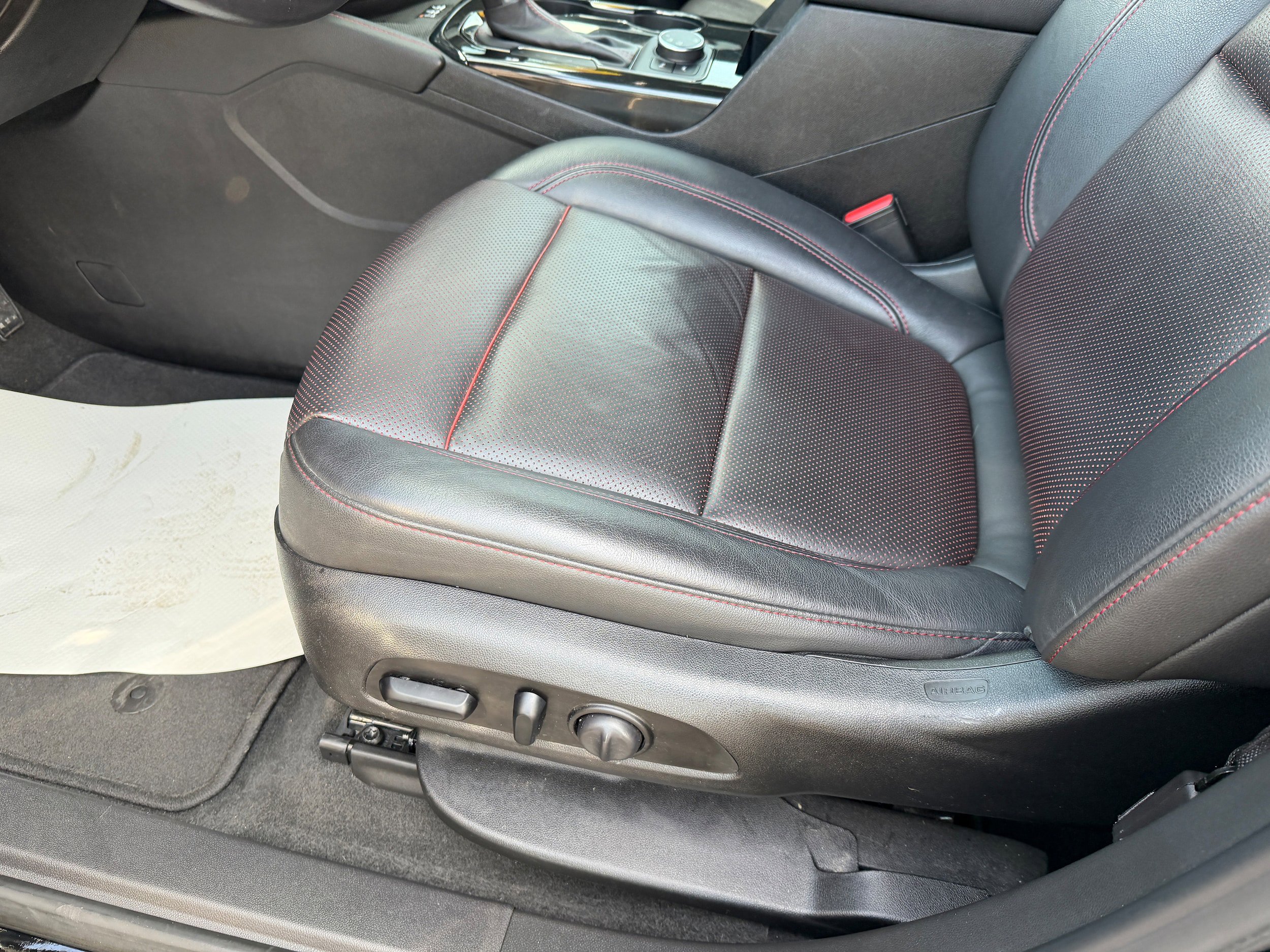 Used 2019 Chevrolet Blazer RS AWD/4WD image 18