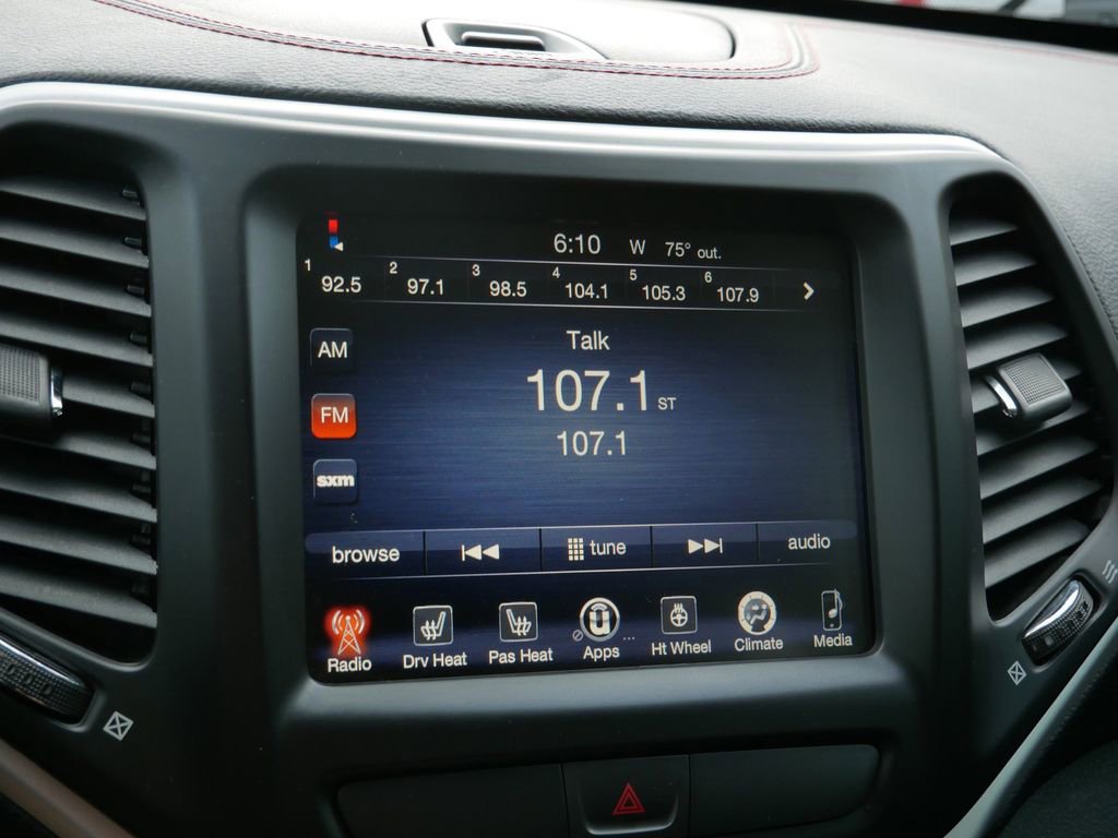 Used 2017 Jeep Cherokee Trailhawk w/ Cold Weather Group AWD/4WD image 20
