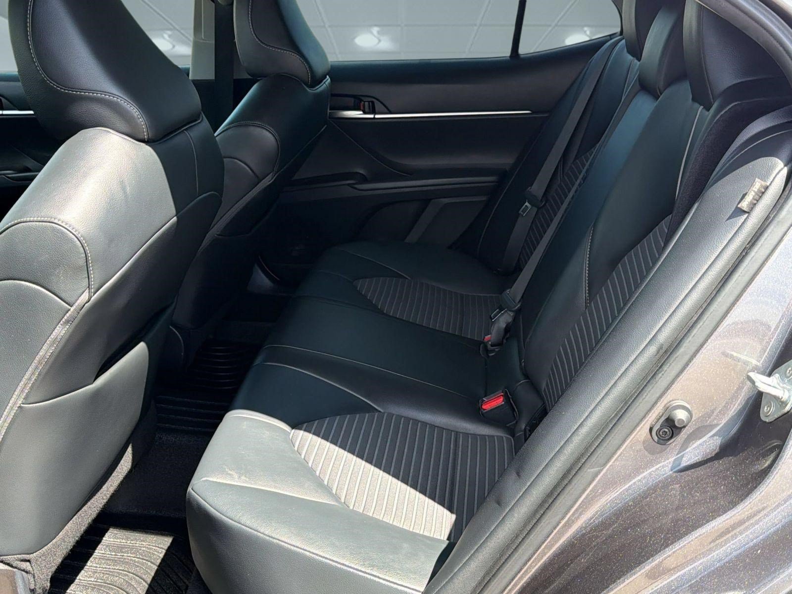 Used 2022 Toyota Camry SE FWD image 23