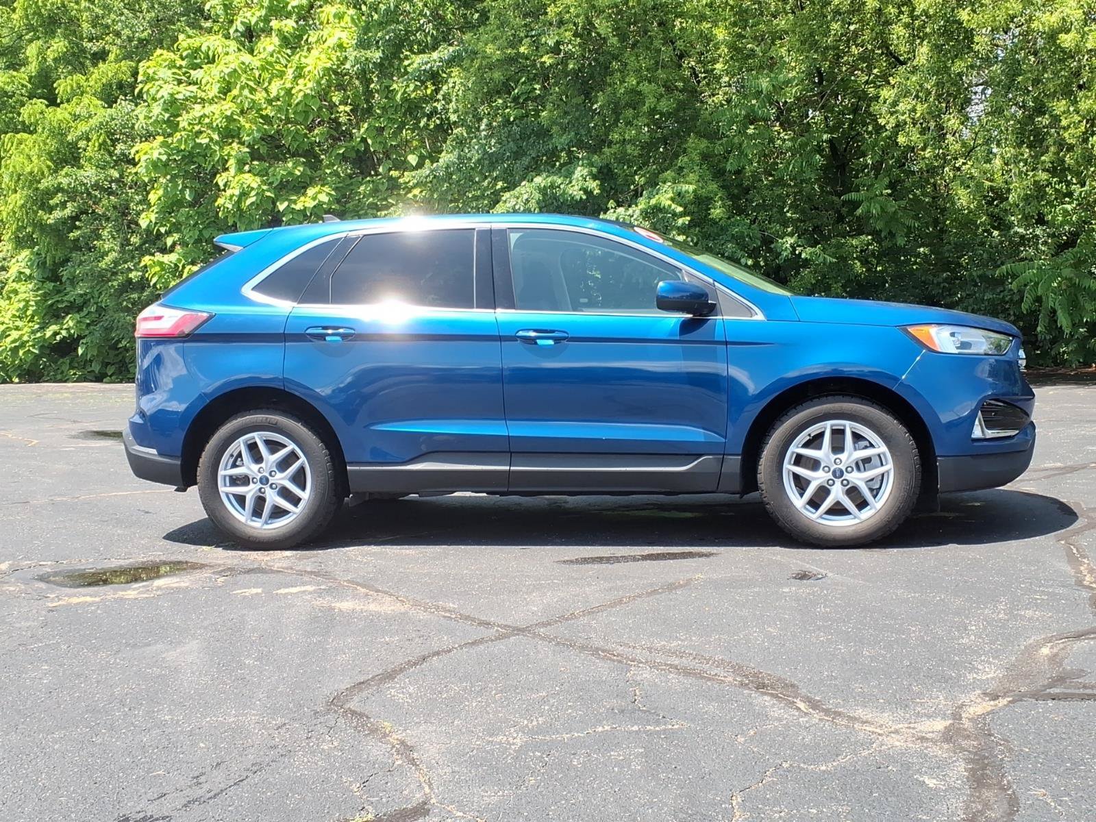 Certified 2022 Ford Edge SEL w/ Convenience Package AWD/4WD image 16