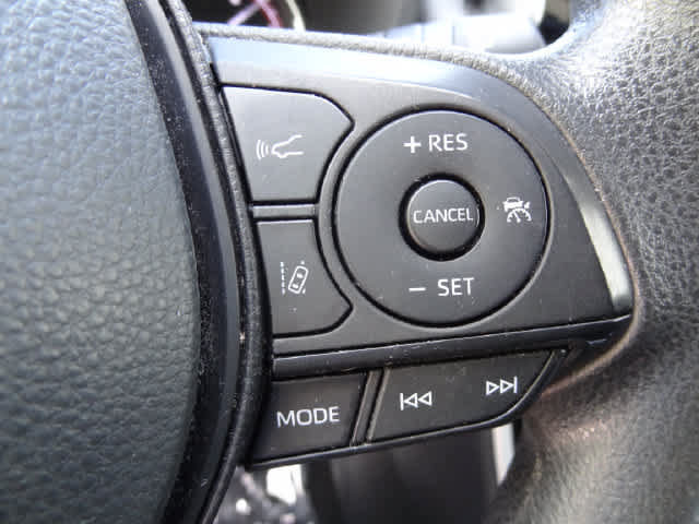 Used 2024 Toyota RAV4 XLE AWD/4WD image 17