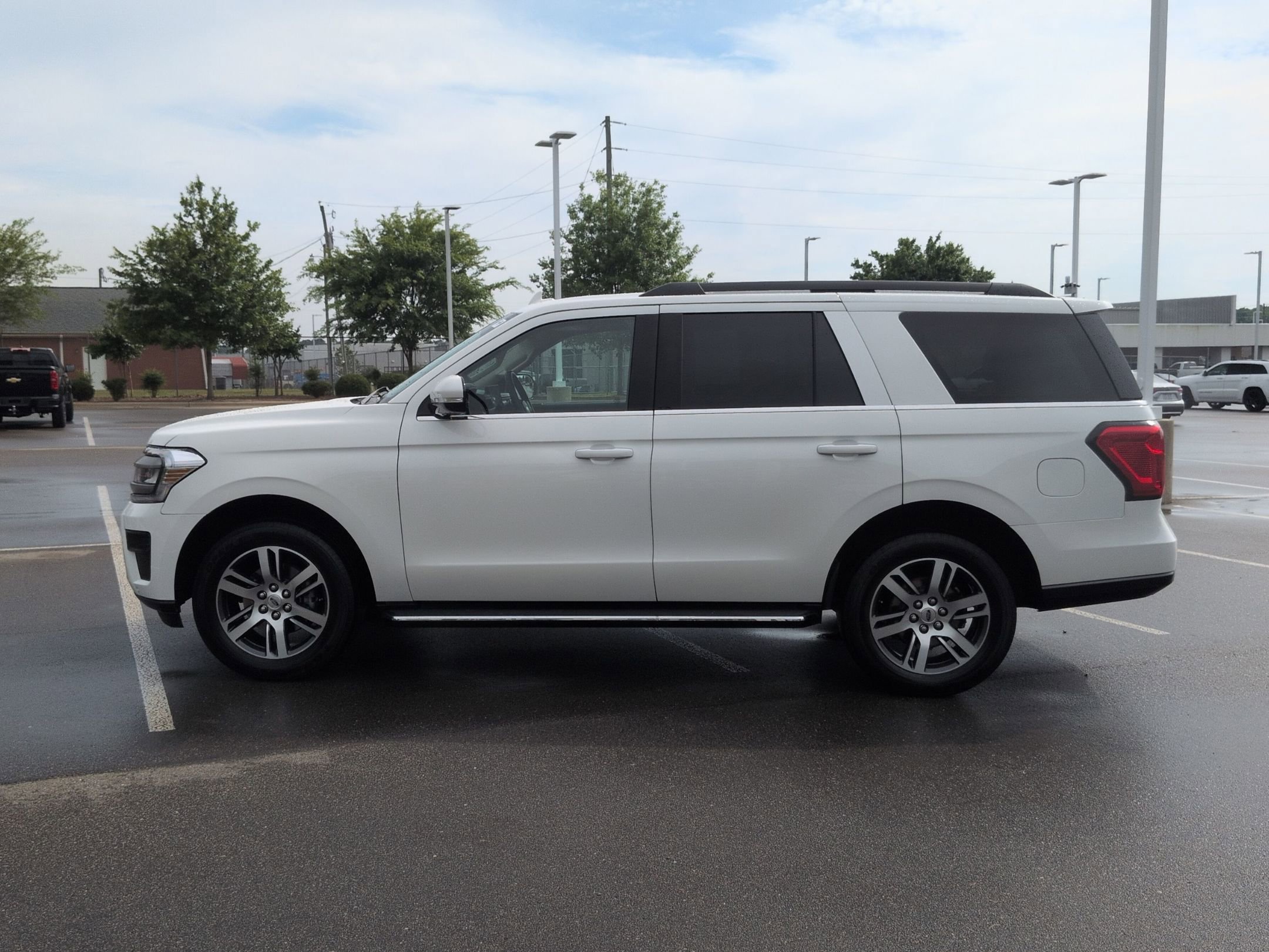 Certified 2023 Ford Expedition XLT RWD image 7