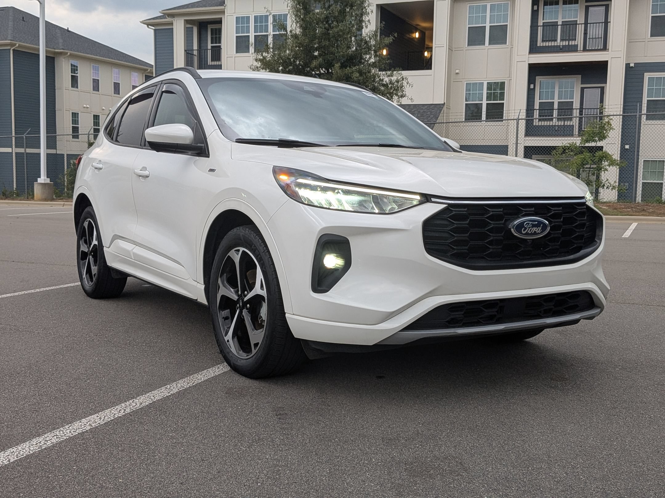 Certified 2023 Ford Escape ST-Line Select w/ Tech Pack #2 AWD/4WD image 1