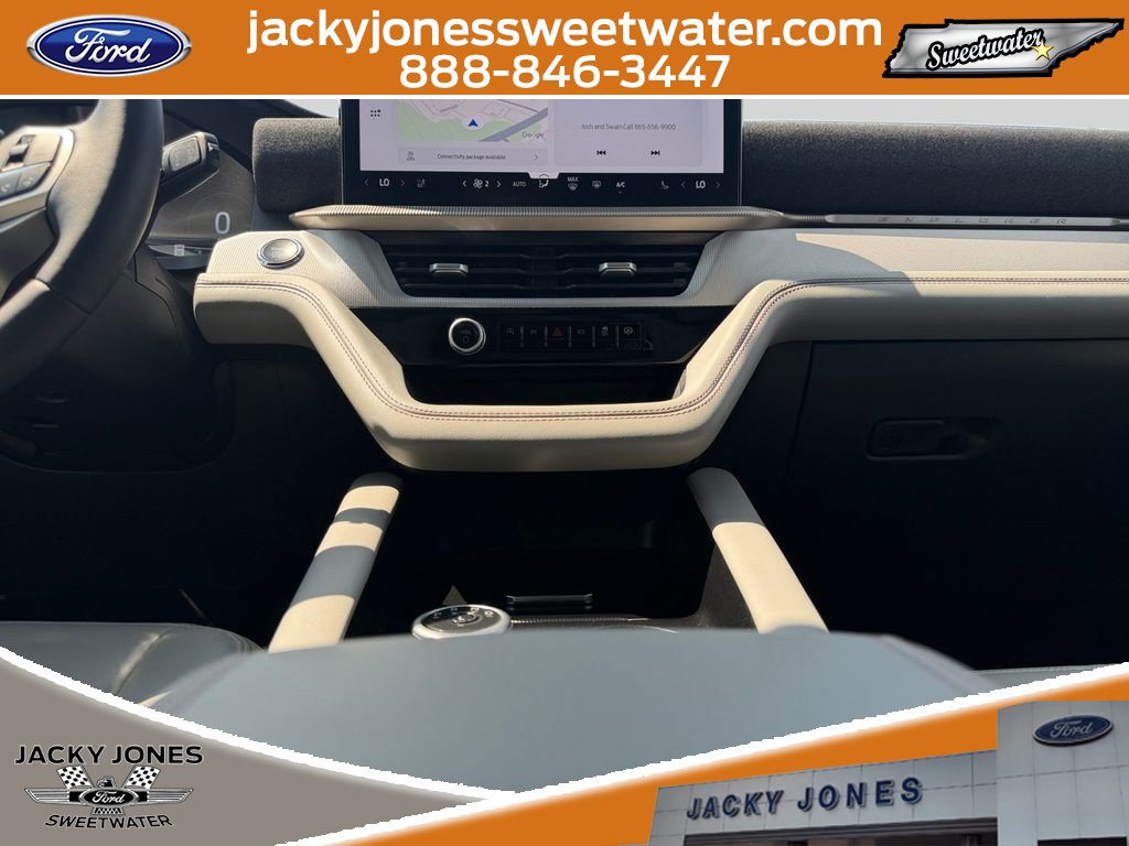 Certified 2025 Ford Explorer Active w/ Active Comfort Package RWD image 10