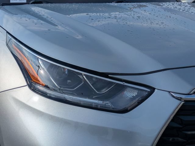 Used 2024 Toyota Highlander Limited FWD image 10