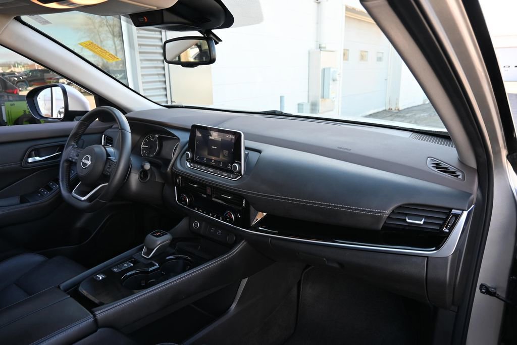 Used 2023 Nissan Rogue SL image 25