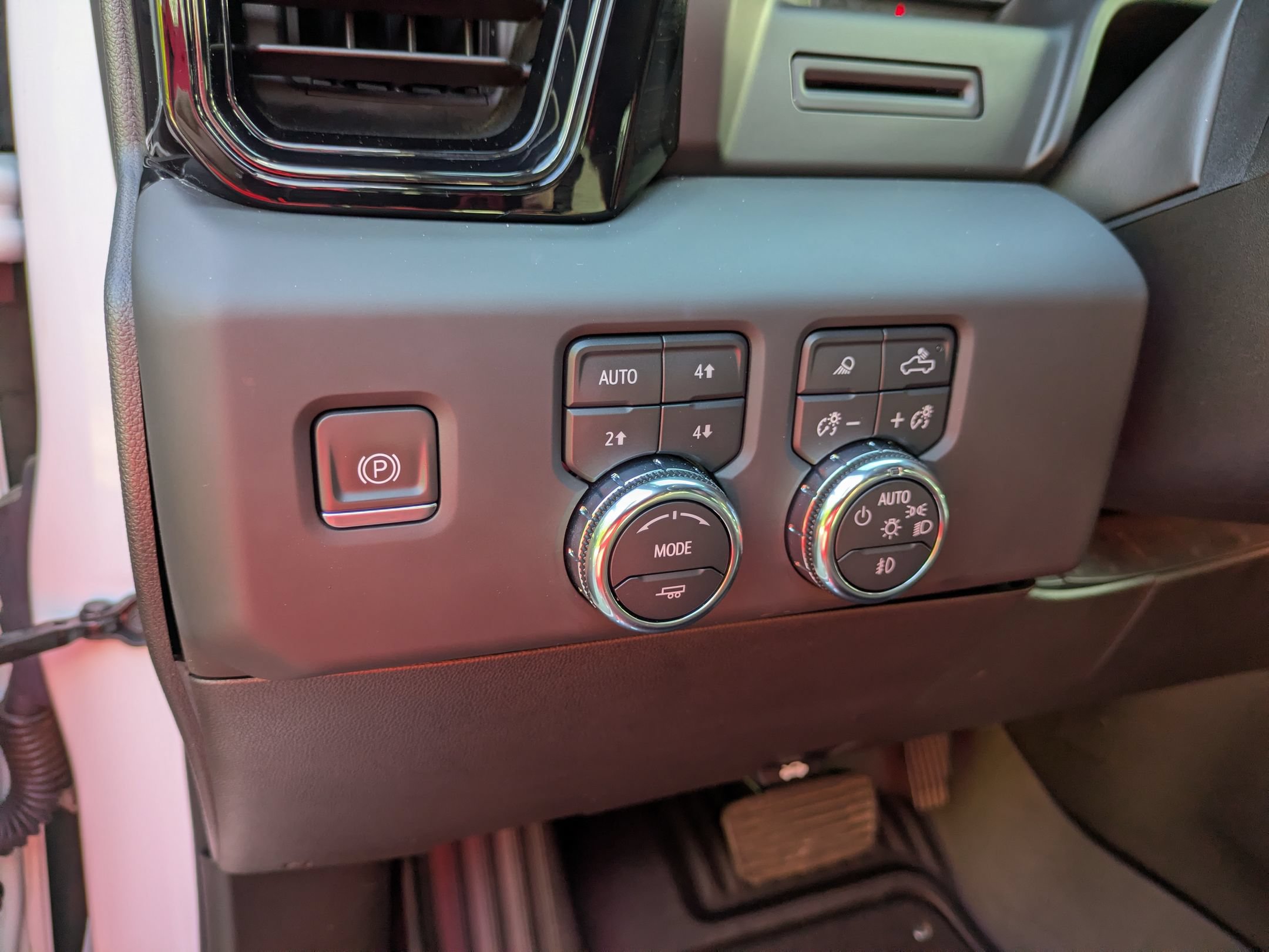 Used 2023 GMC Sierra 1500 AT4 w/ AT4 Preferred Package AWD/4WD image 17