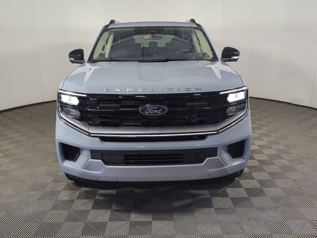 Certified 2025 Ford Expedition Platinum AWD/4WD image 3