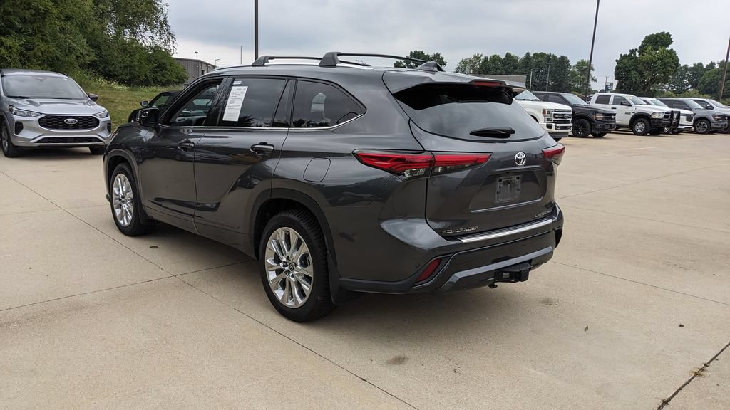 Used 2023 Toyota Highlander Limited AWD/4WD image 5