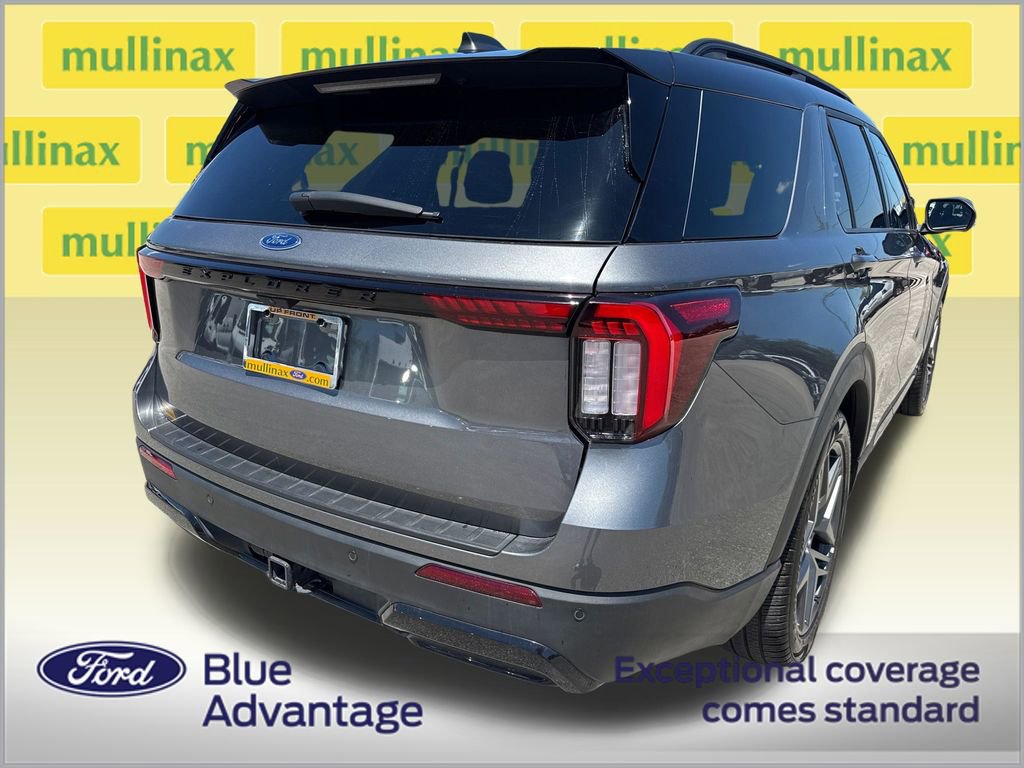Certified 2025 Ford Explorer ST-Line w/ Premium Package RWD image 4