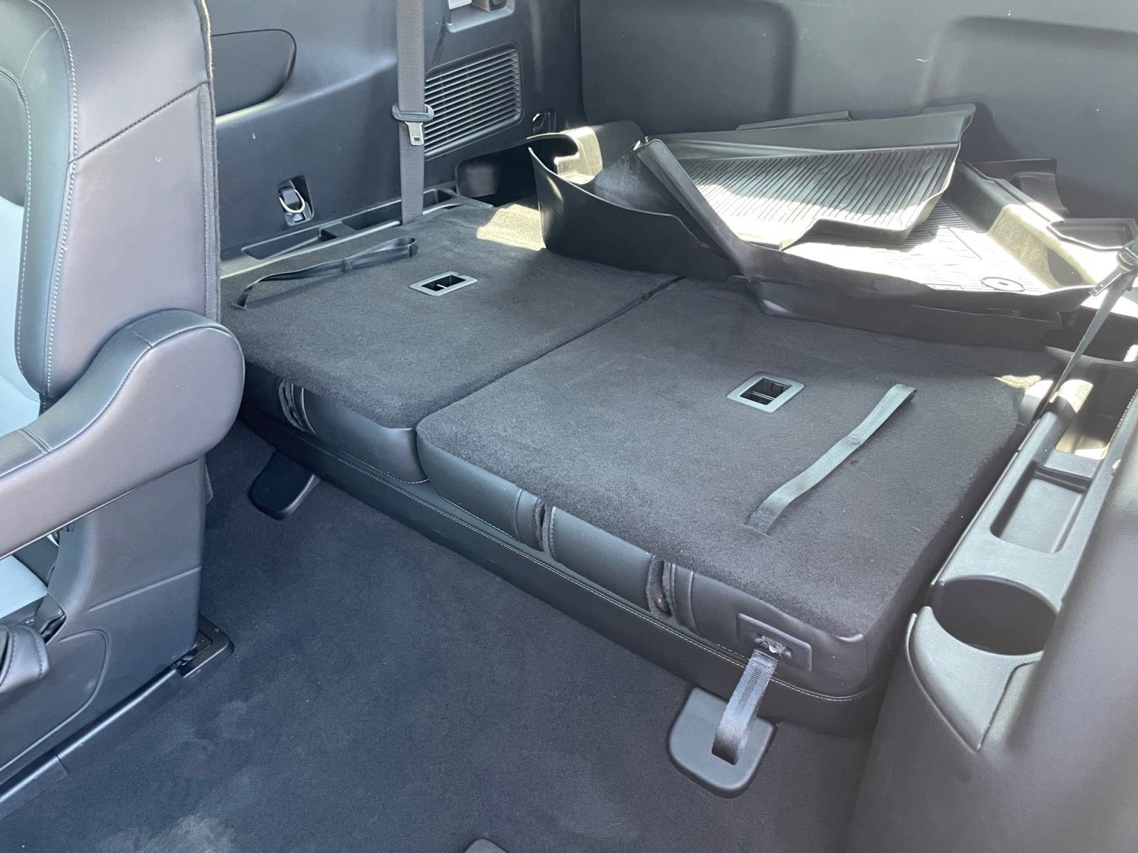 Certified 2022 Ford Explorer XLT w/ Equipment Group 202A image 27