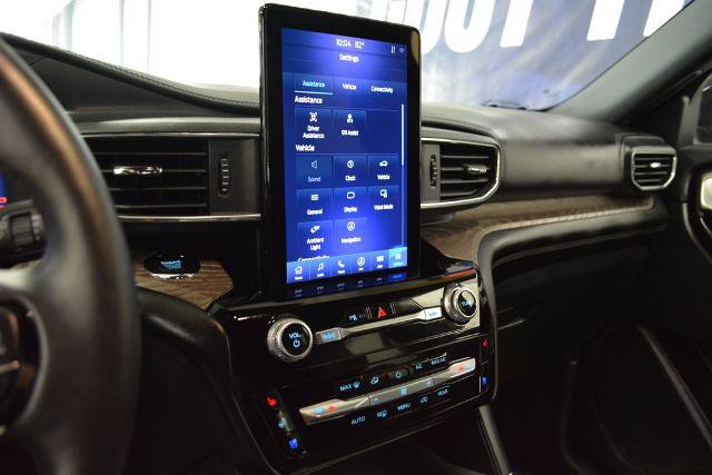 Certified 2024 Ford Explorer Platinum w/ Technology Package AWD/4WD image 12