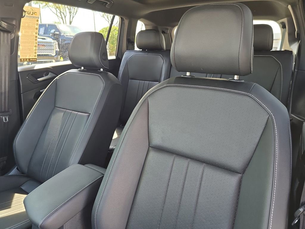 Used 2024 Volkswagen Tiguan SE R-Line image 20