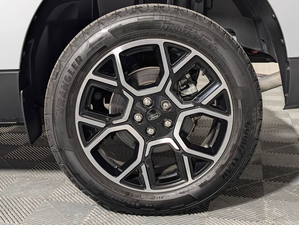 Certified 2025 Ford Maverick Lariat AWD/4WD image 25