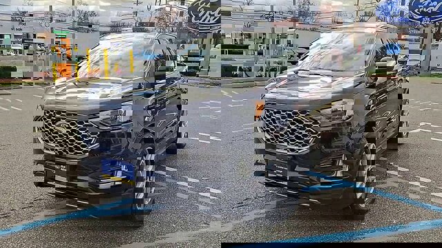 Certified 2023 Ford Edge SEL w/ Convenience Package image 2