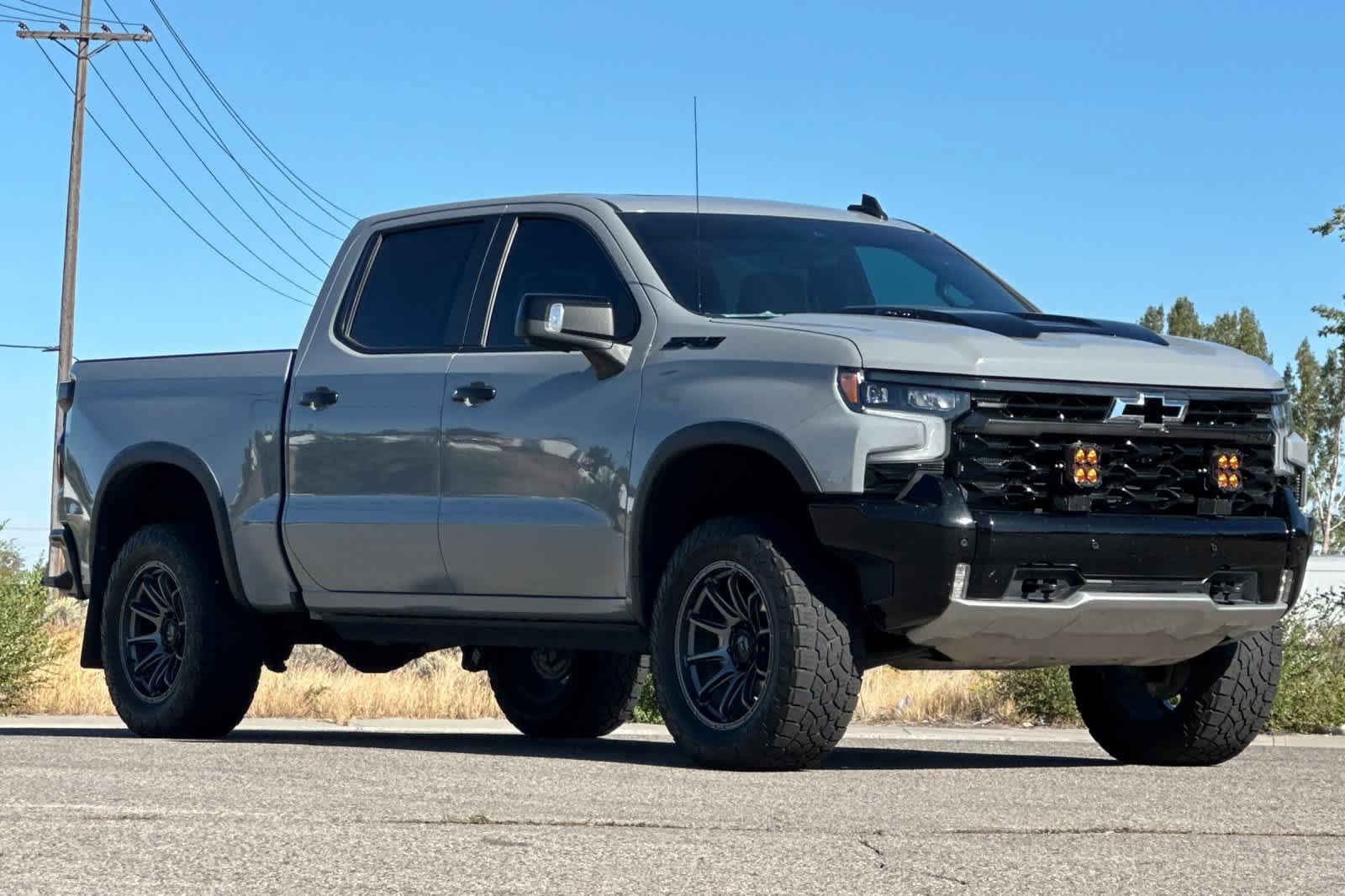 Used 2025 Chevrolet Silverado 1500 ZR2 w/ Technology Package AWD/4WD image 9