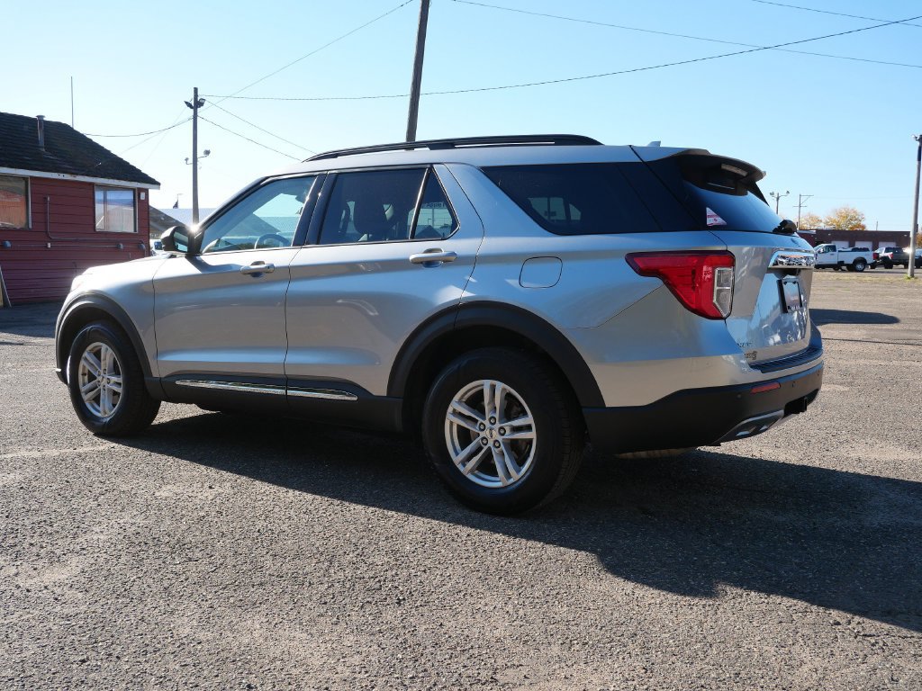 Certified 2020 Ford Explorer XLT w/ Equipment Group 202A AWD/4WD image 4