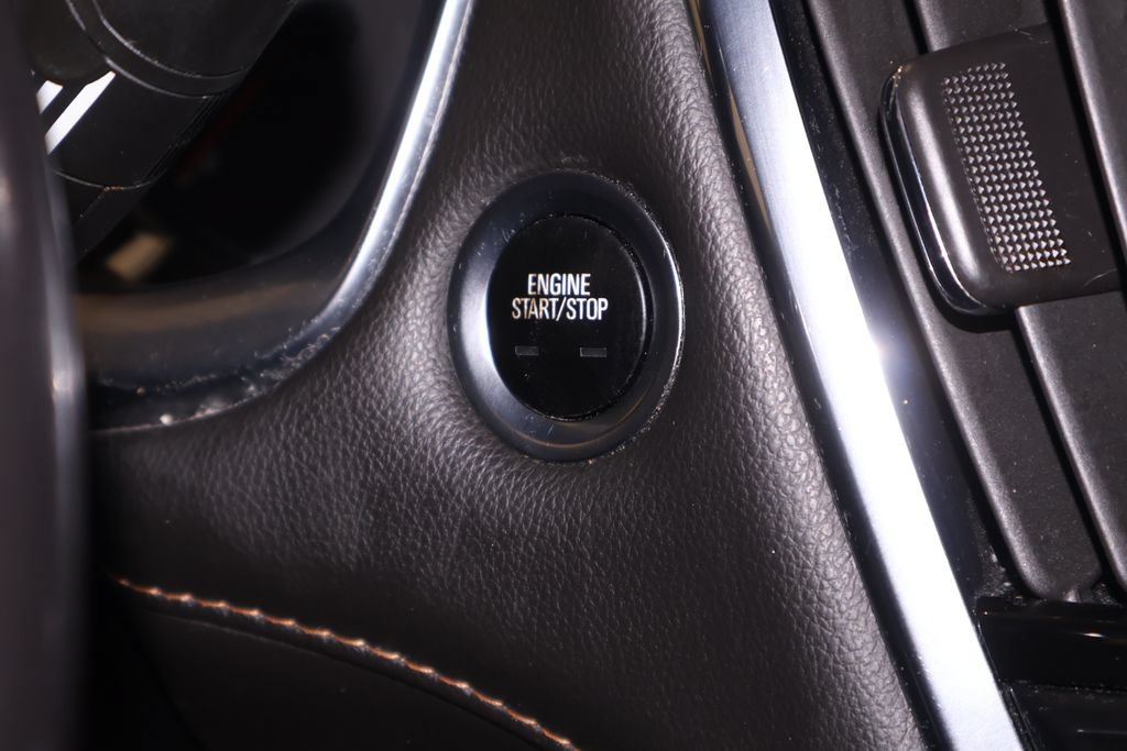 Used 2020 Chevrolet Traverse LT w/ LPO, Floor Liner Package AWD/4WD image 29