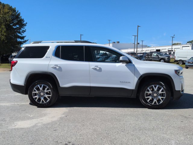 Used 2023 GMC Acadia SLT FWD image 3