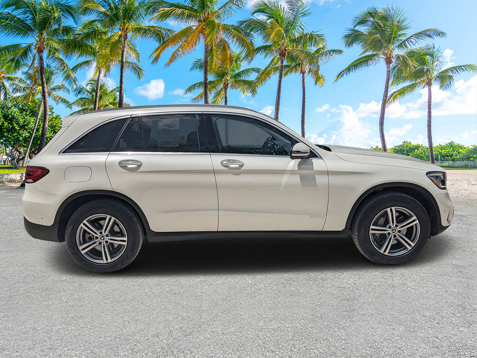 Used 2021 Mercedes-Benz GLC 300 4MATIC w/ Exterior Lighting Package image 2