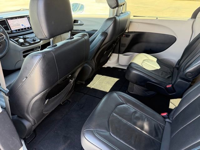 Used 2021 Chrysler Pacifica Touring-L image 22