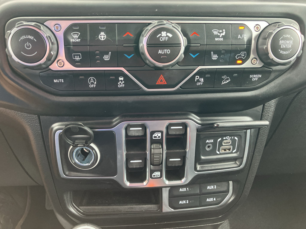 Used 2021 Jeep Wrangler Unlimited Sahara AWD/4WD image 19