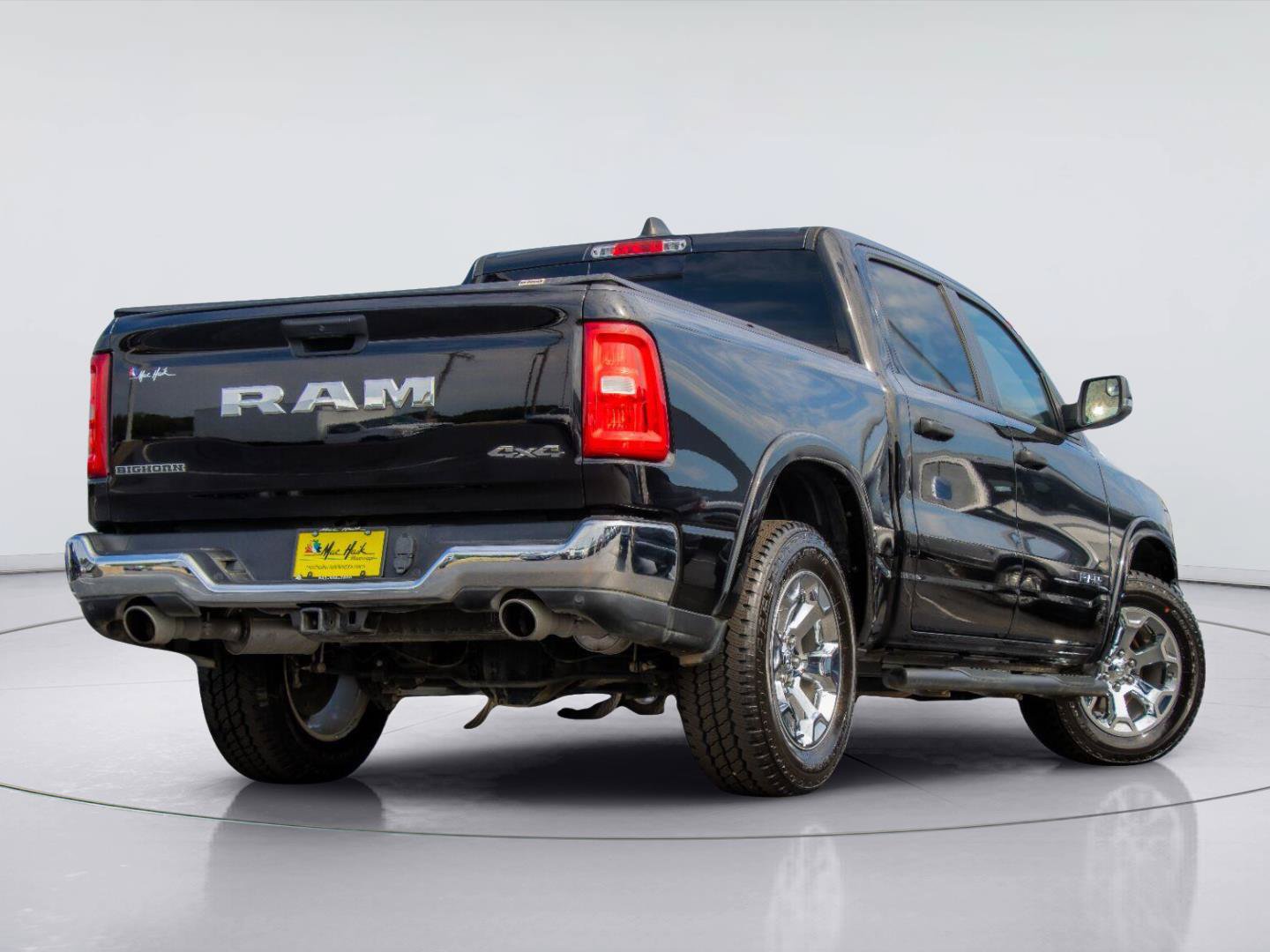 Used 2025 RAM 1500 Big Horn AWD/4WD image 3