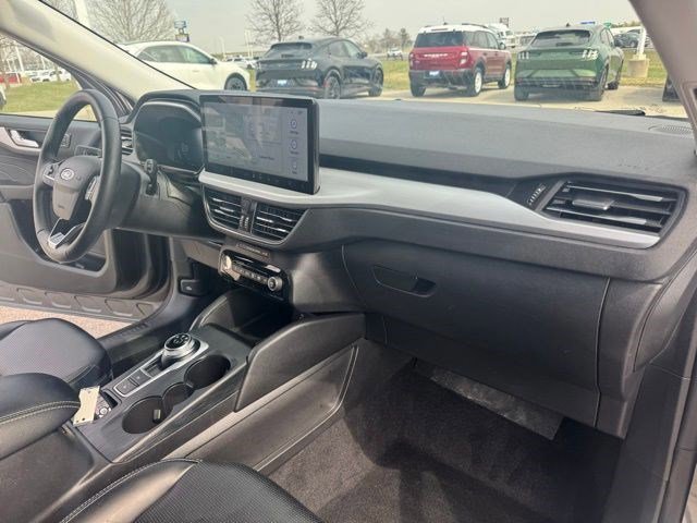 Certified 2024 Ford Escape Platinum w/ Class II Trailer Tow Package image 37