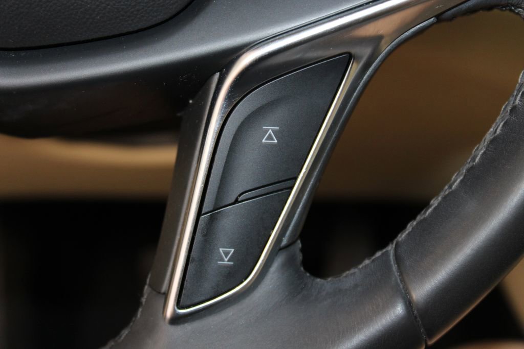 Used 2018 Cadillac XT5 Premium Luxury FWD image 39