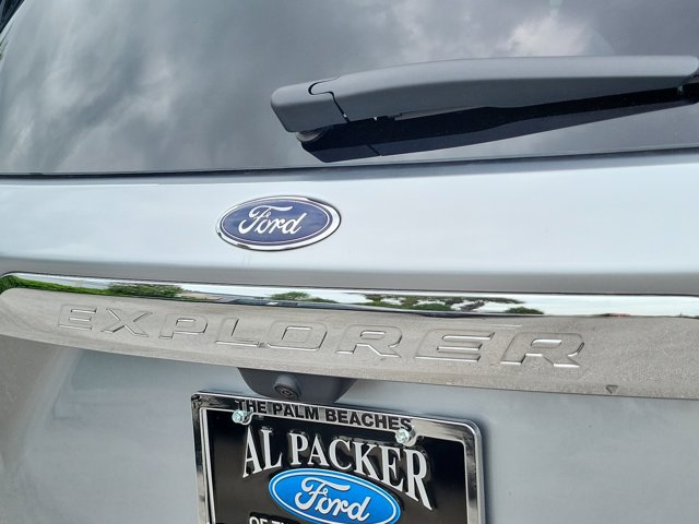 Certified 2023 Ford Explorer XLT w/ Equipment Group 202A RWD image 8