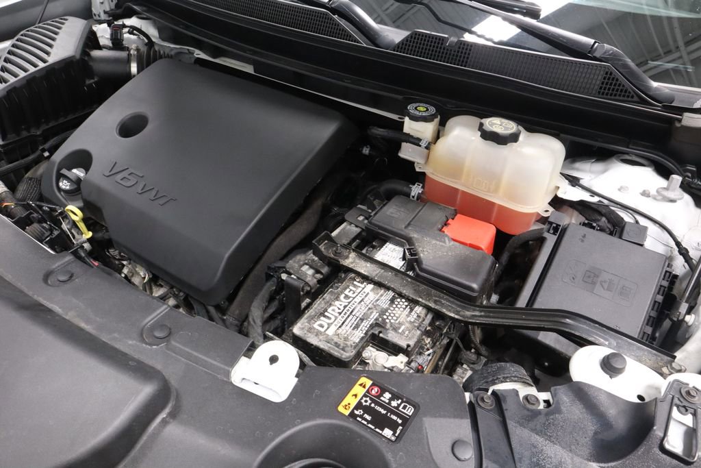 Used 2023 Chevrolet Traverse LT FWD image 12
