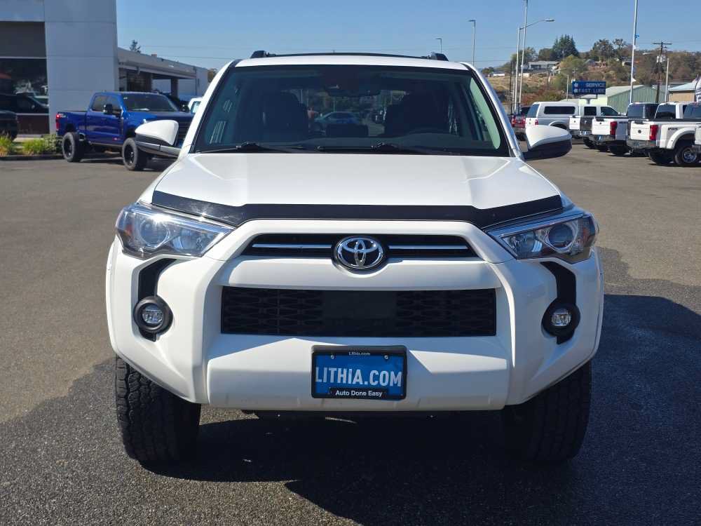 Used 2022 Toyota 4Runner SR5 AWD/4WD image 8
