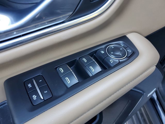 Used 2023 Chevrolet Suburban Premier image 20